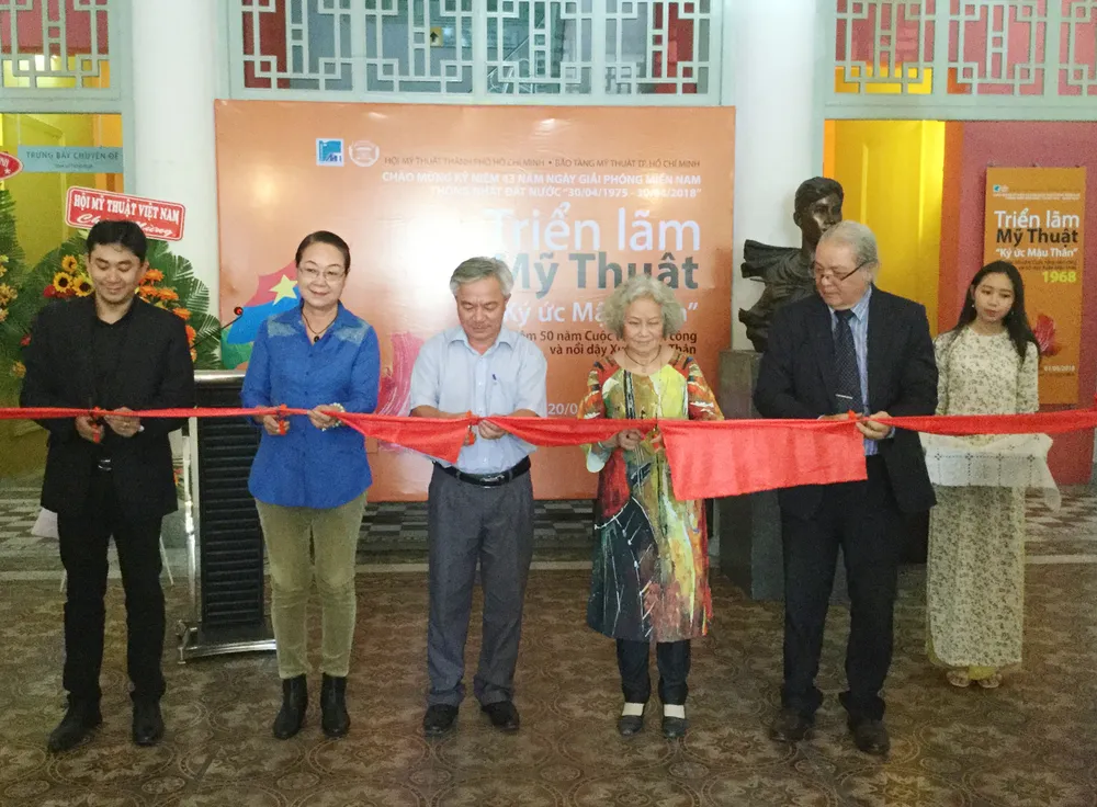 Khai mạc triển lãm tranh tượng mỹ thuật “Ký ức Mậu Thân” ảnh 1