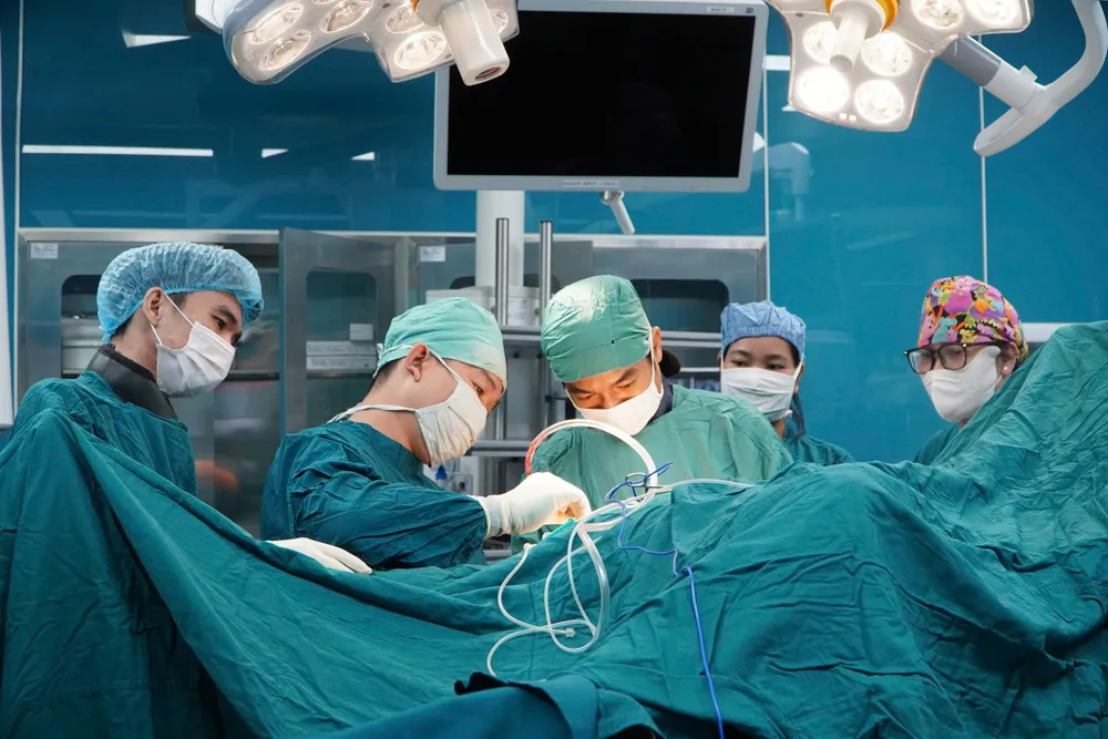 Hai bệnh viện phối hợp thực hiện ca phẫu thuật đa chấn thương nghiêm trọng