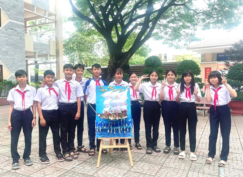 Mô hình "Con thuyền tri thức" độc đáo của học sinh Trường THCS Phước Thắng (TPHCM).