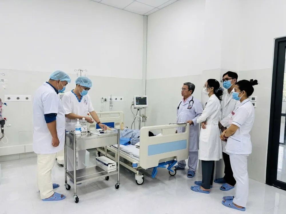 Từ chỗ chỉ thực hiện các kỹ thuật y tế cơ bản, đến nay, Trung tâm Y tế Quân dân y Côn Đảo đã từng bước làm chủ nhiều kỹ thuật chuyên sâu.