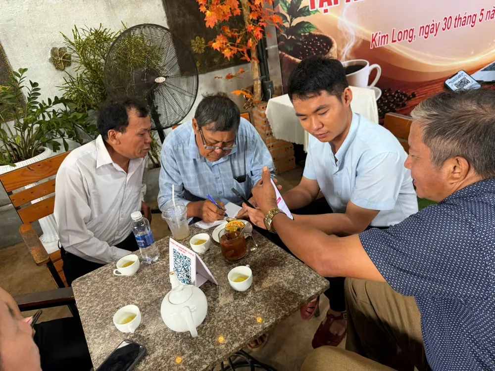 Mô hình "Cà phê số" được triển khai nhằm đưa chuyển đổi số đến gần hơn với người dân