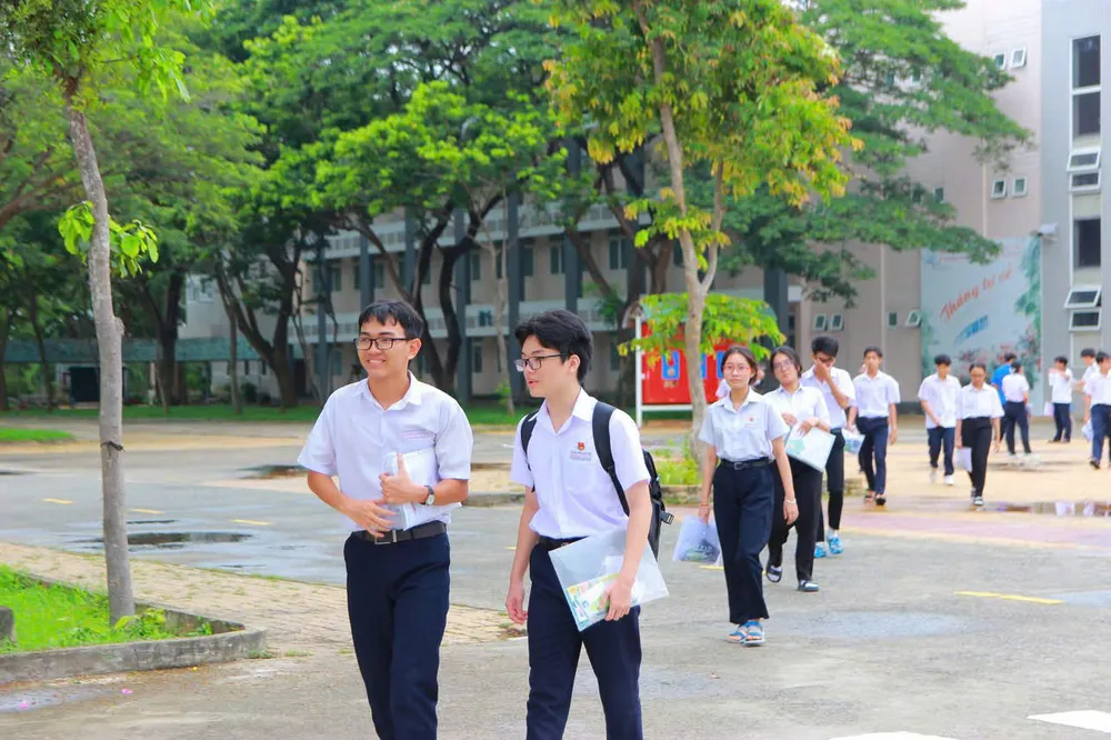 Thí sinh dự thi THPT chuyên Lê Quý Đôn (phường Phước Thắng, TPHCM).
