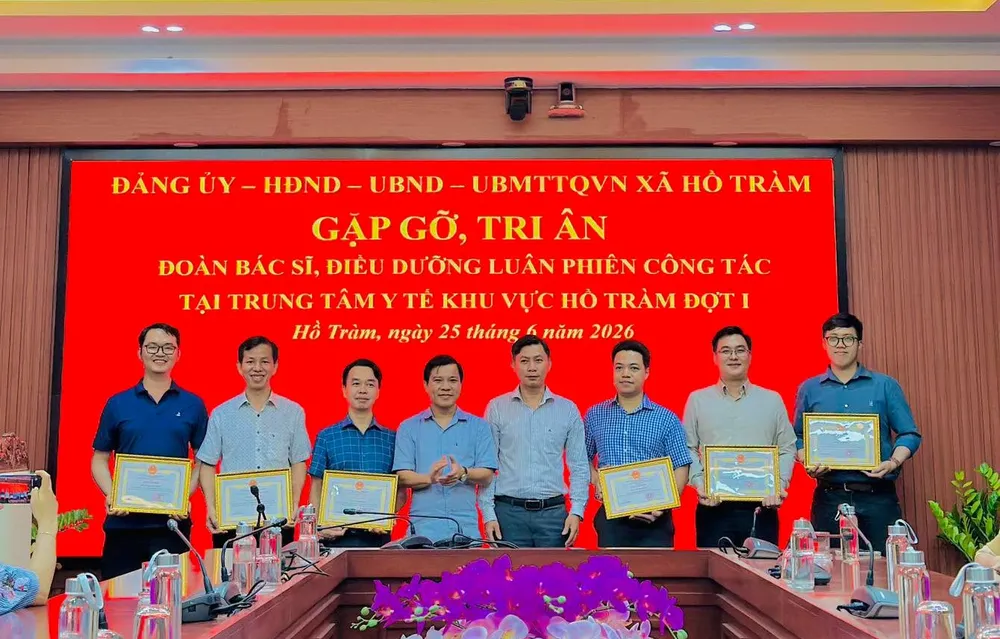 Xã Hồ Tràm (TPHCM) tri ân đoàn bác sĩ, điều dưỡng tăng cường