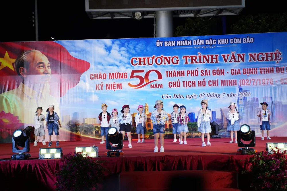 Phao hoa 9.jpg