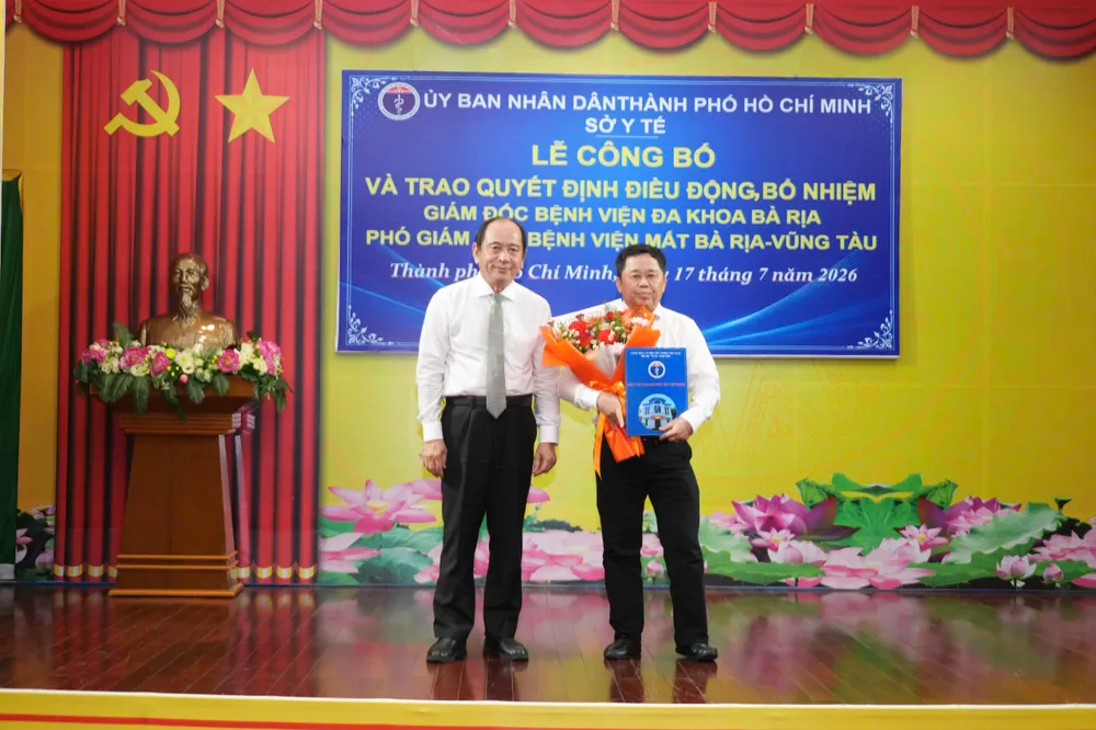 Sở Y tế công bố quyết định tiếp nhận và bổ nhiệm BS.CKII Trần Ngọc Triệu, Phó Giám đốc Sở Y tế TPHCM, giữ chức vụ Giám đốc Bệnh viện Đa khoa Bà Rịa.