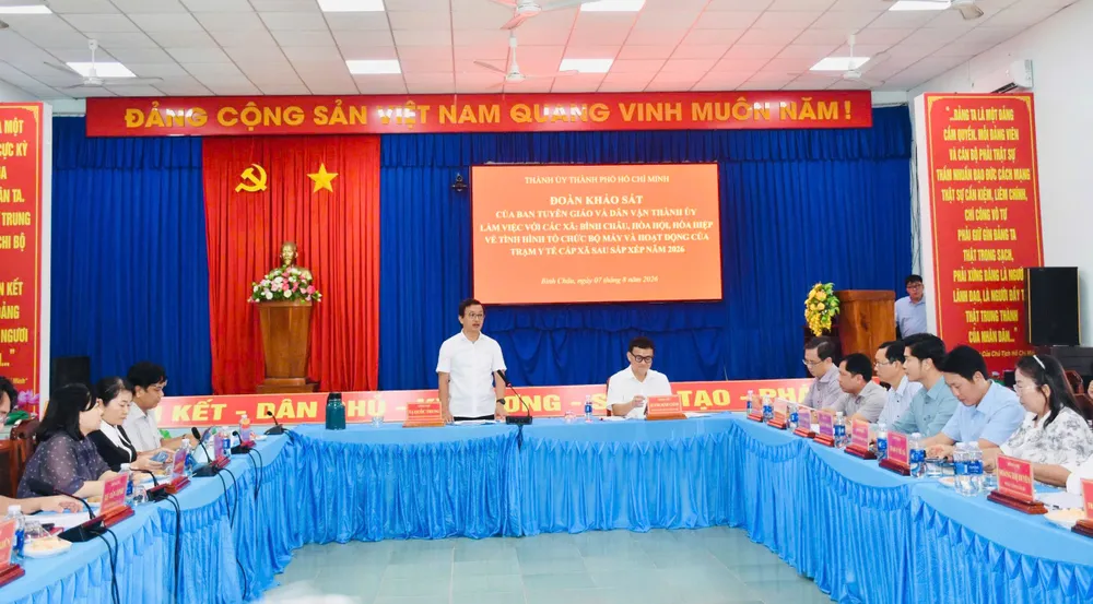 Đoàn khảo sát của Ban Tuyên giáo và Dân vận Thành ủy TPHCM do đồng chí Tạ Quốc Trung, Phó Trưởng Ban, làm trưởng đoàn.