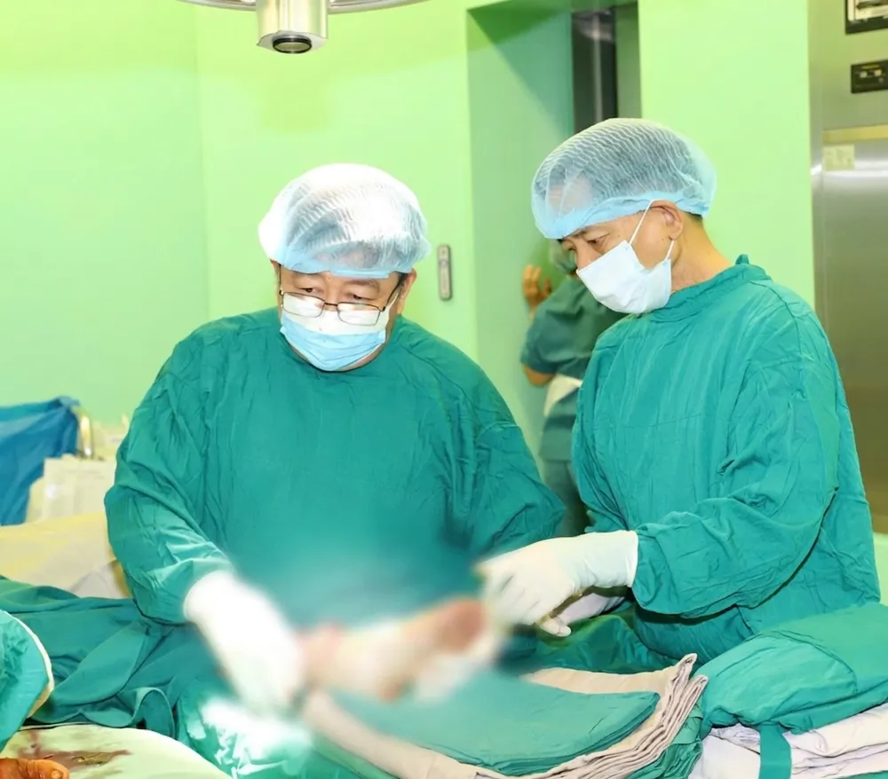 Các bác sĩ Bệnh viện Đa khoa Bà Rịa đã bảo tồn cả hai chi cho người bệnh.