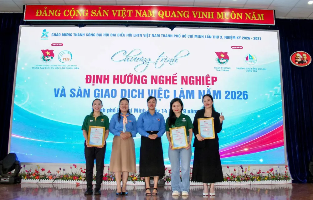 Ngay hoi viec lam 6.jpg