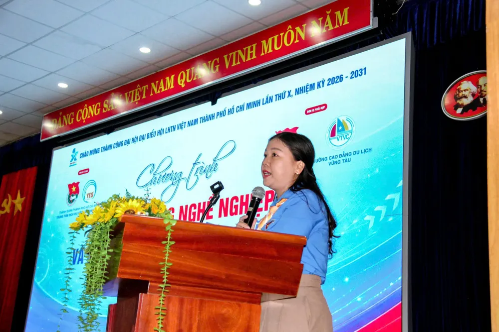 Ngay hoi viec lam 7.jpg