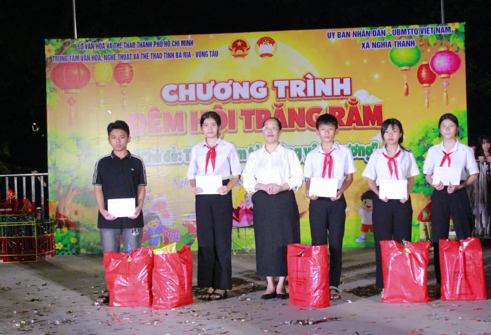 Xa Nghia Thanh trung thu 1.jfif