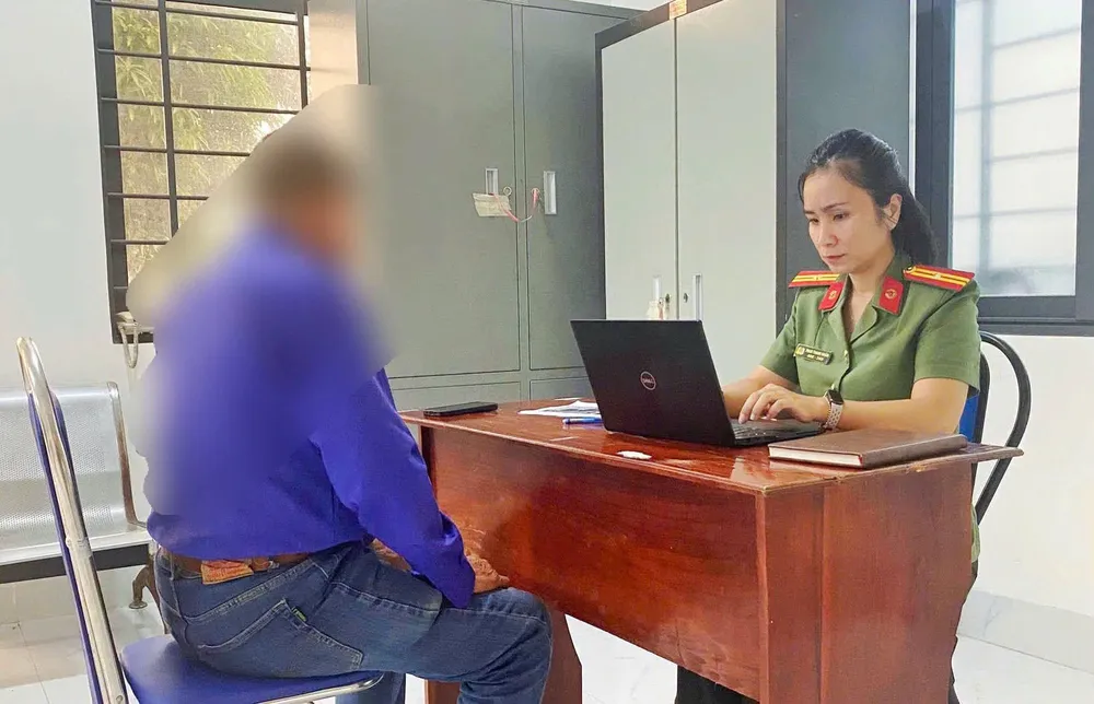 Công an phường Tam Long xử phạt vi phạm hành chính ông N.V.Q. số tiền 12,5 triệu đồng