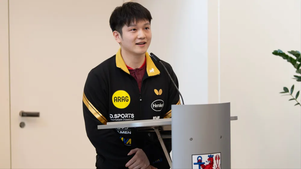 Zhendong trong buổi lễ ra mắt tối 20-8 (Ảnh: THX)