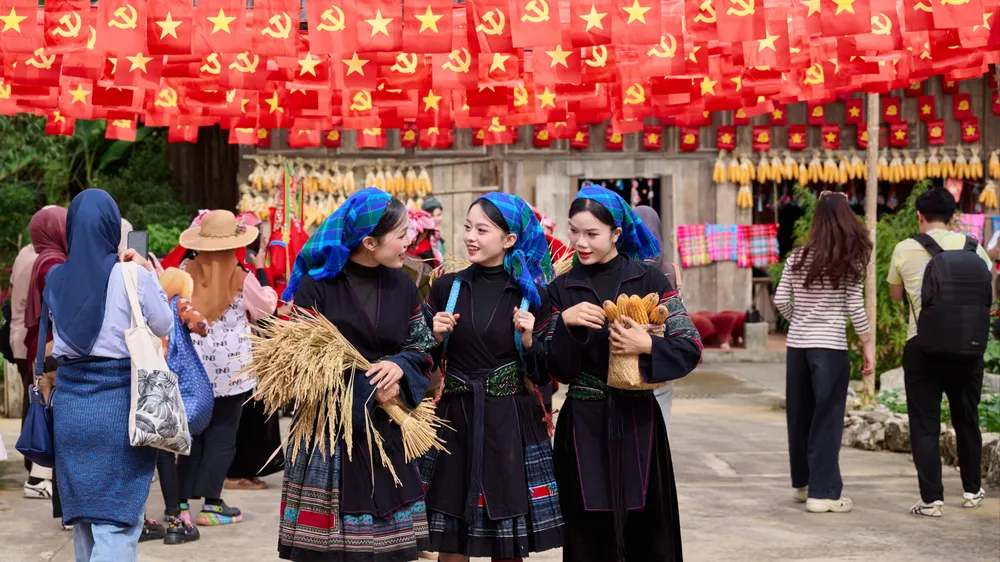 Lễ hội Thổ cẩm tại Lào Cai trong dịp Quốc khánh 2-9. Ảnh: HOÀNG HÀ