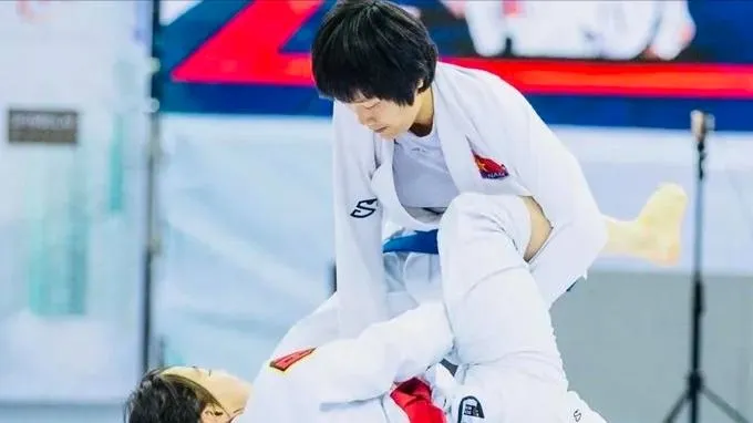 Võ sĩ Phùng Thị Huệ có mặt tại Thái Lan dự giải Grand Prix 2026 (Ảnh: JJAU)