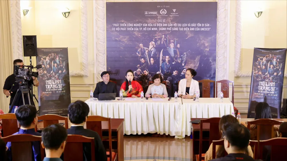 NSND Nguyễn Thị Thanh Thúy, Phó Giám đốc Sở VH-TT TPHCM, phát biểu tại tọa đàm. ẢNH: HOÀNG TRIỀU