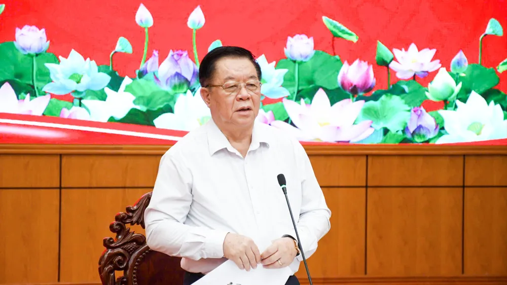 Đại tướng Nguyễn Trọng Nghĩa, Ủy viên Bộ Chính trị, Bí thư Trung ương Đảng, Chủ nhiệm Tổng cục Chính trị Quân đội Nhân dân Việt Nam phát biểu tại buổi làm việc