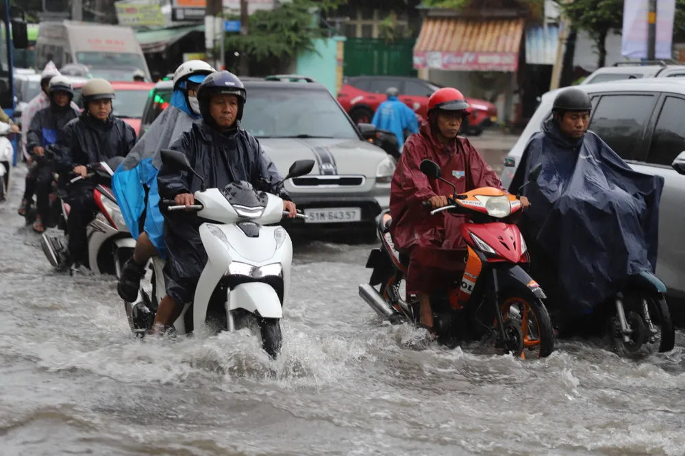Ngập đường Đinh Bộ Lĩnh Ảnh Kiên Cường 1.jpg