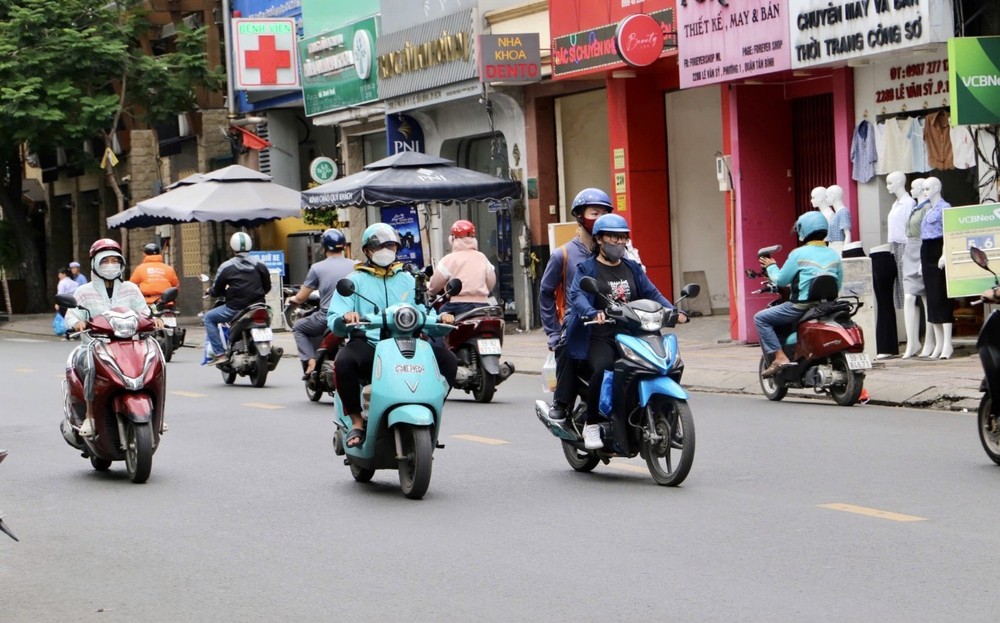  胡志明市制定从2026年起限制汽油车驶入市中心的计划。 