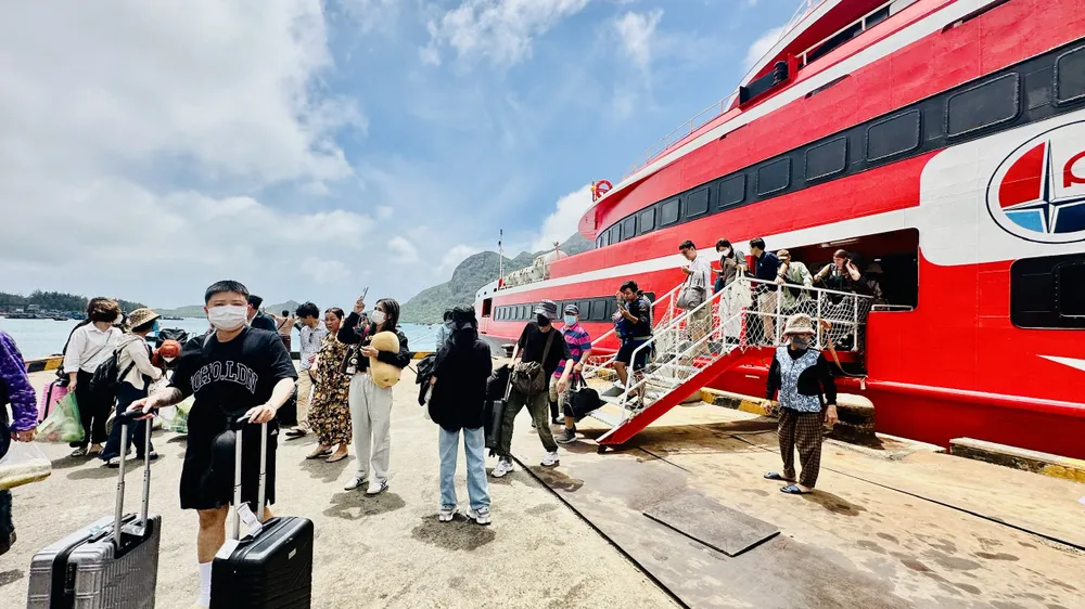 con dao - nugon nuoc 1.jpg