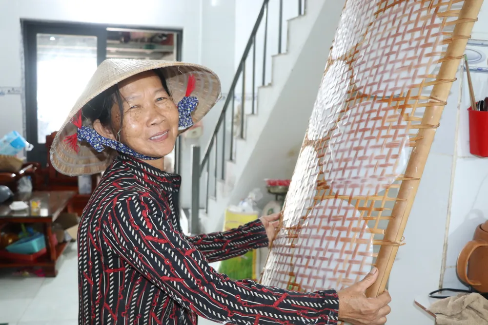 nghe banh trang - anh 6.JPG