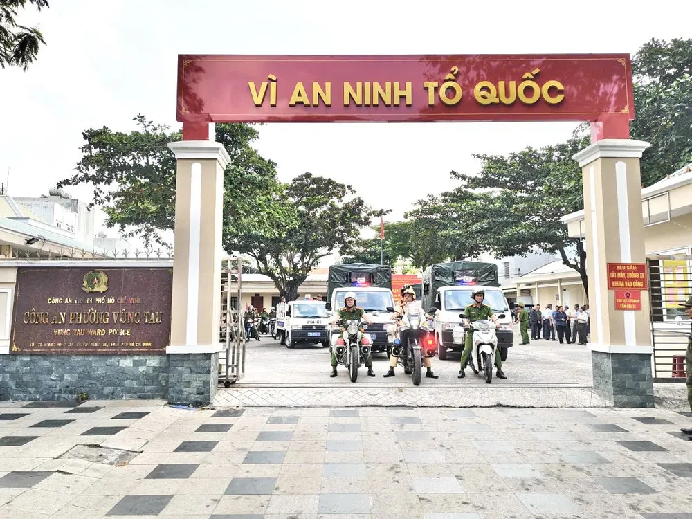 ra quan - trat tu do thi 5.jpg