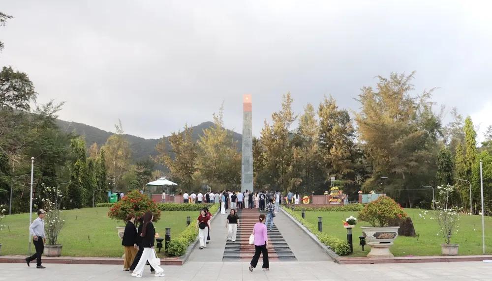 nghia trang hang duong - anh ngoc diep.jpg