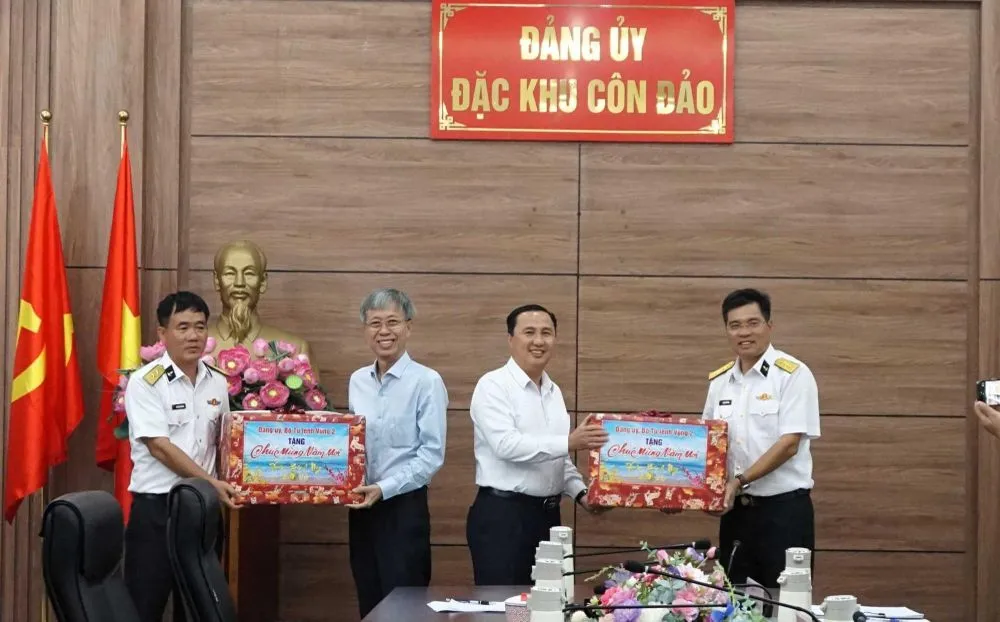 chuc tet con dao.jpg