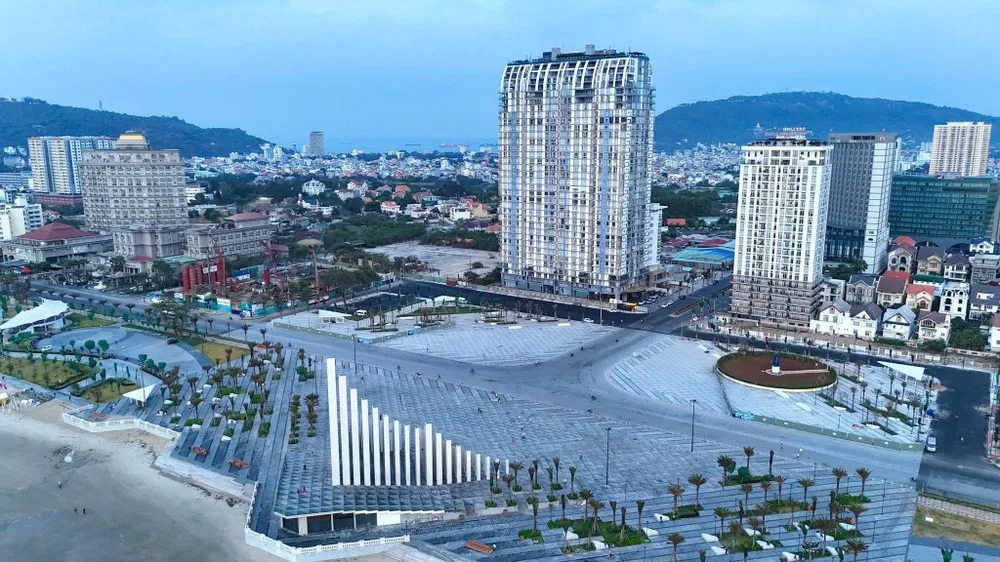 Hoàn thành quảng trường Tam Thắng với sức chứa khoảng 80.000 người