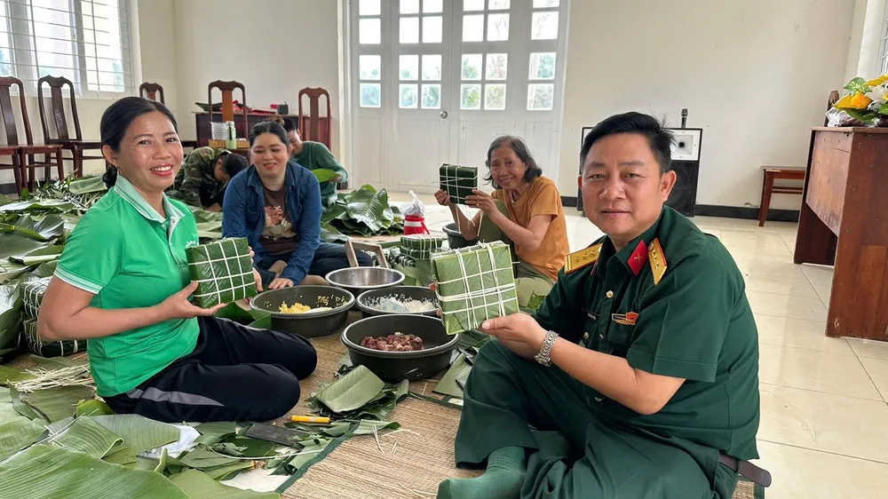 con dao - tet quan dan 3.jpg