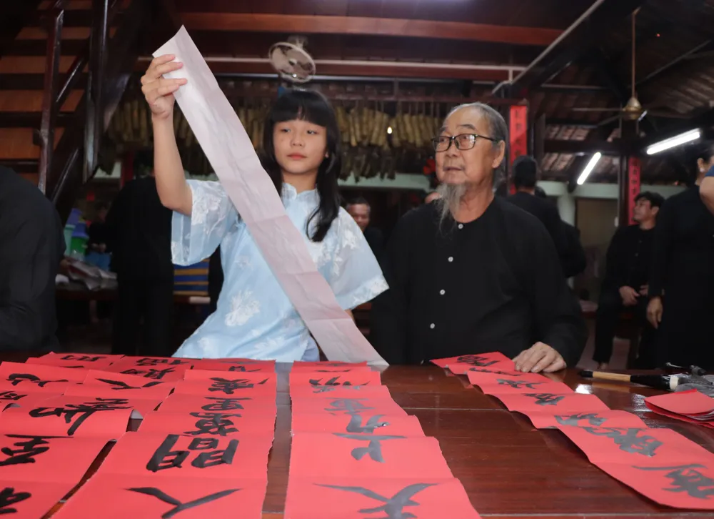 nha lon - viet lien 5.JPG