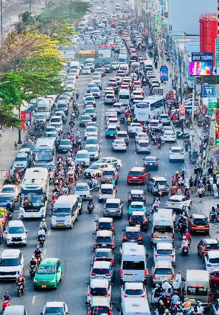 Phương tiện nhích từng chút trên đường Thùy Vân. Ảnh: AC VŨNG TÀU