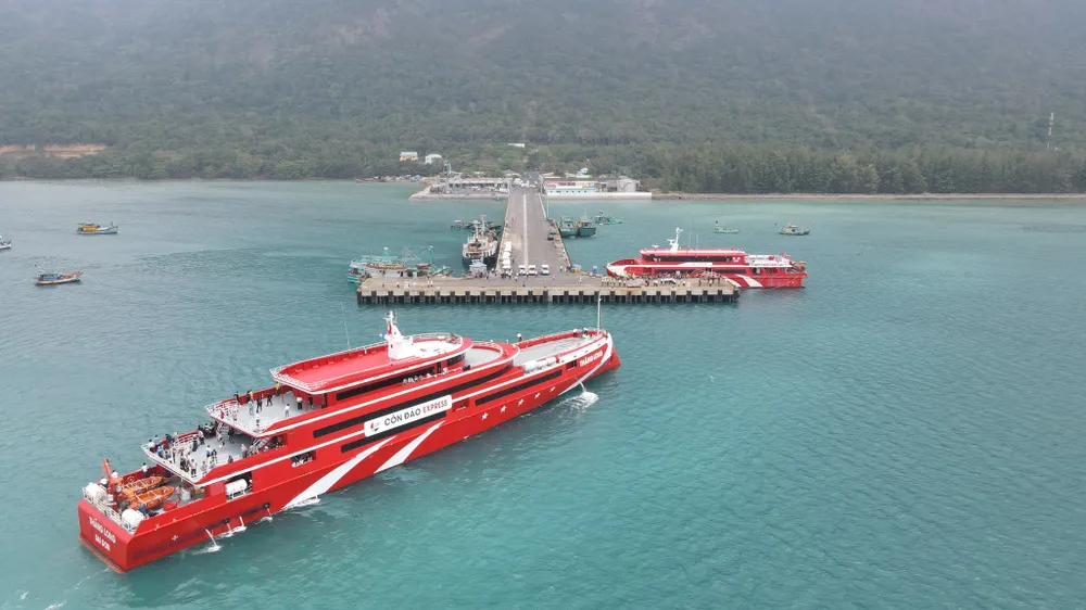 con dao - tet - tau.jpg