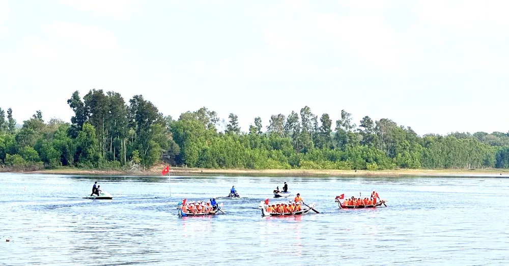 dua thuyen rong 2.jpg