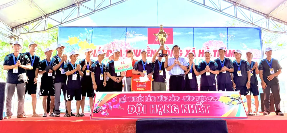 dua thuyen rong 4.jpg