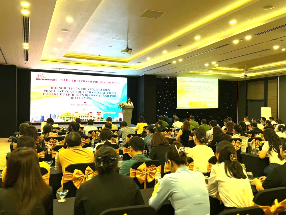 hoi nghi du lich 2.jpg