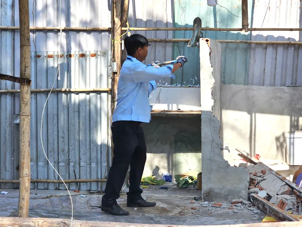 phuoc thang - trai phep.jpg