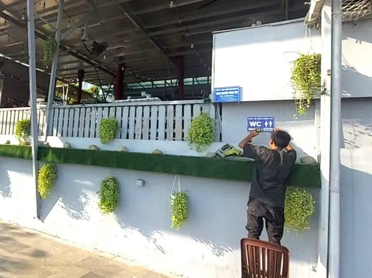 nha ve sinh mien phi 2.jpg