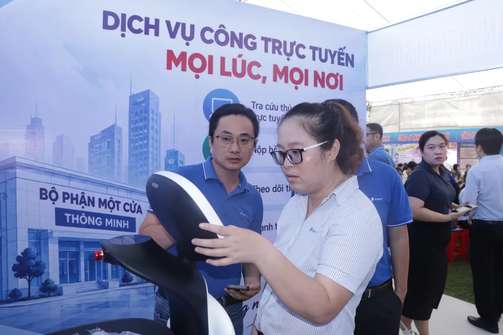 tan thanh - ngay hoi viec lam 1.JPG