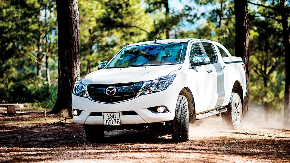 Mazda BT-50 có giá mới: Giảm đến 60 triệu đồng  ảnh 1