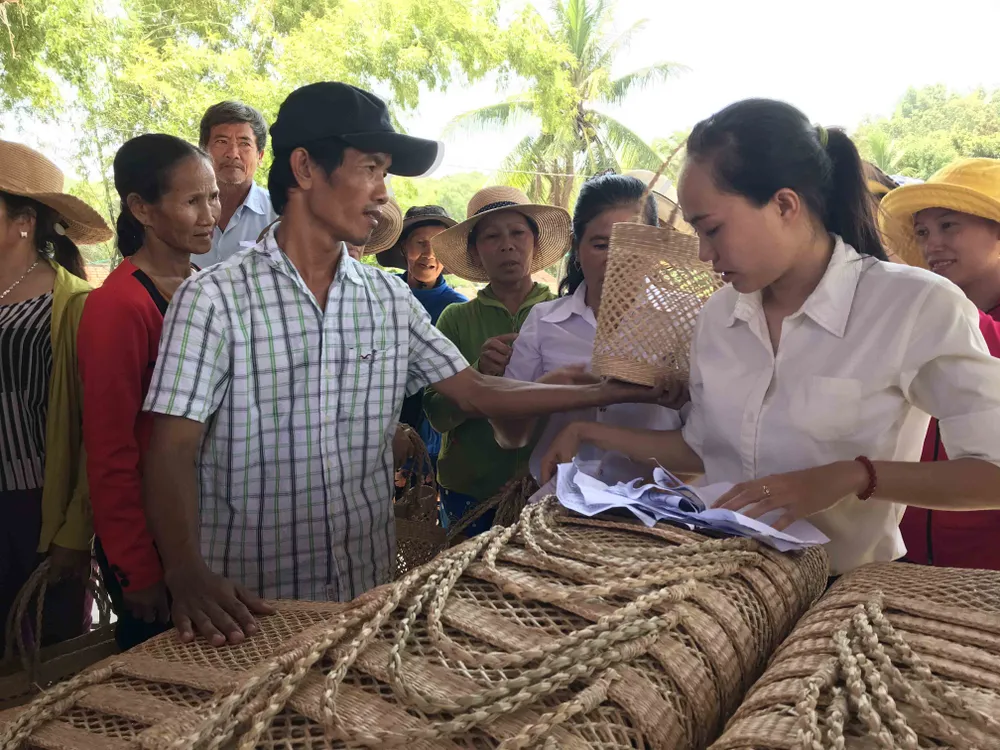 Quảng Ngãi: Hơn 10.000 USD xây dựng mô hình “làng không rác” ảnh 2