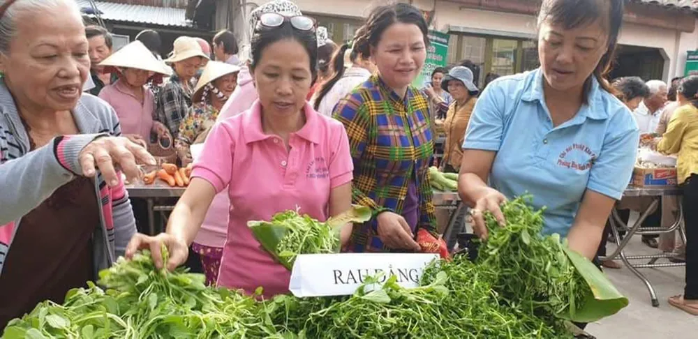 Những việc làm thiết thực vì dân - Bài 2: Ấm áp những phiên chợ 0 đồng ảnh 1