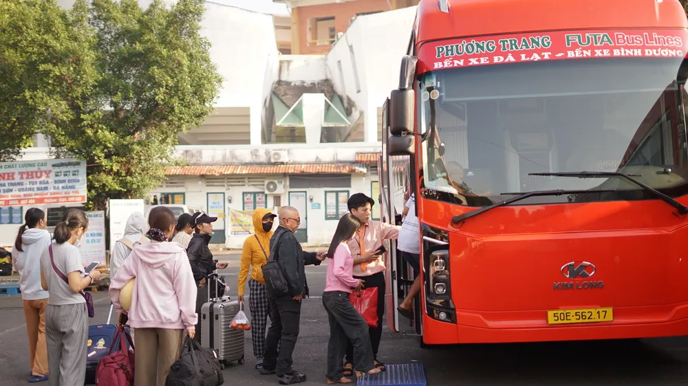 Vận tải hành khách bảo đảm thông suốt, an toàn