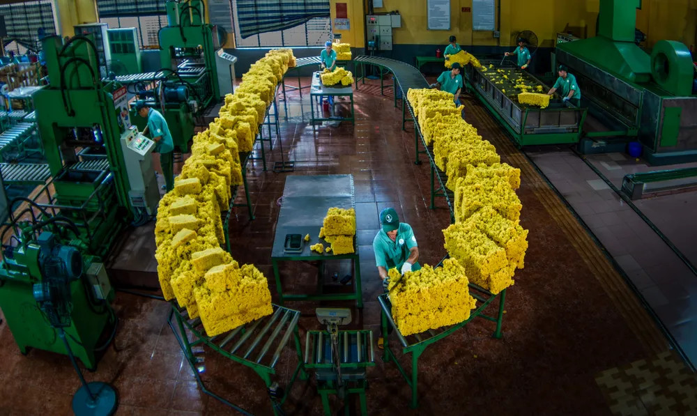 Cao su được ép thành khối.jpg