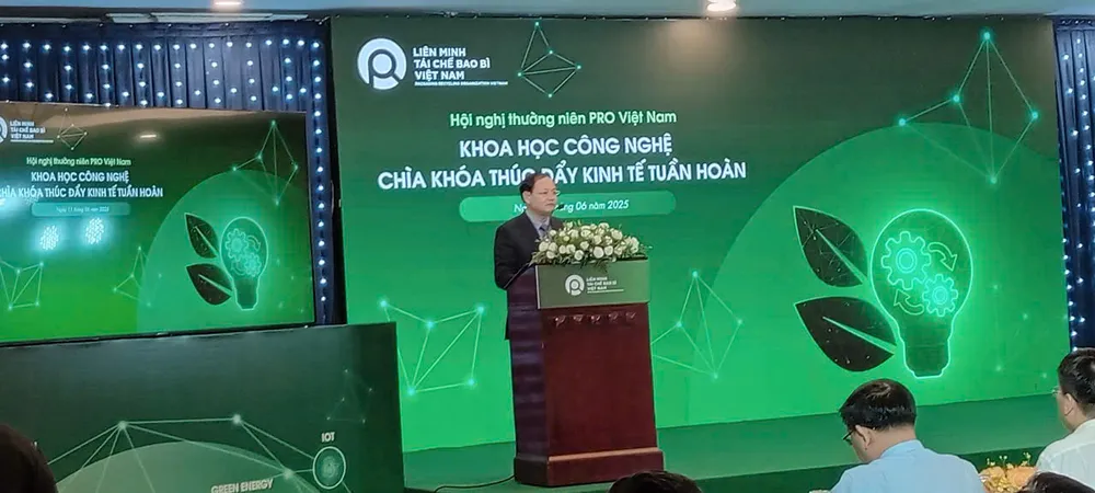 Thứ trưởng Bộ NN-MT Lê Minh Ngân, phát biểu tại hội nghị. Ảnh: MINH HẢI