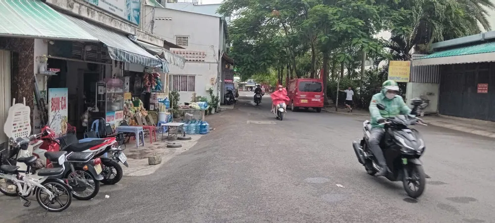 Dự báo TPHCM mưa lớn sẽ kéo dài trong những ngày tới. Ảnh: MINH HẢI