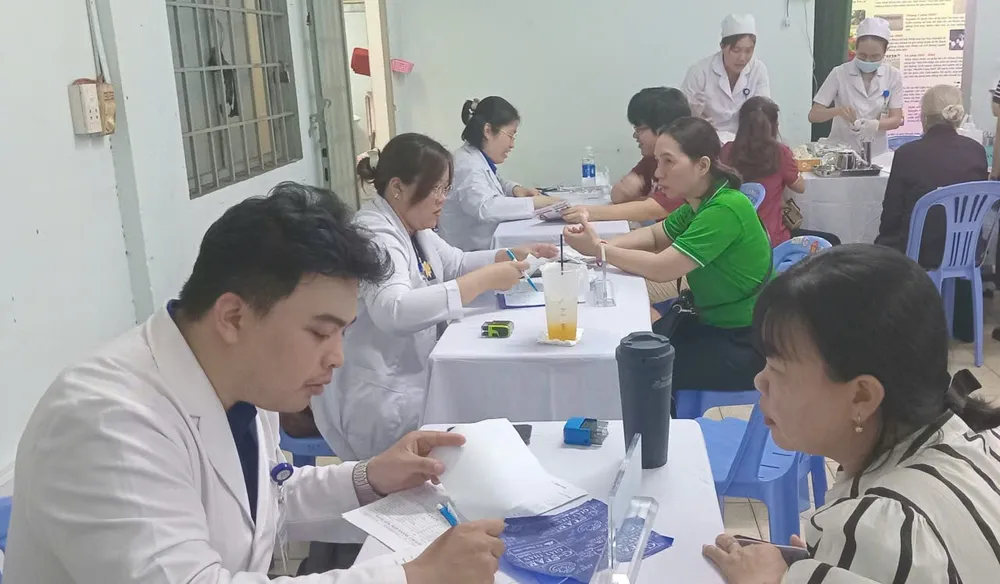 Phường Gia Định: Tăng cường chăm sóc sức khỏe ban đầu cho người dân