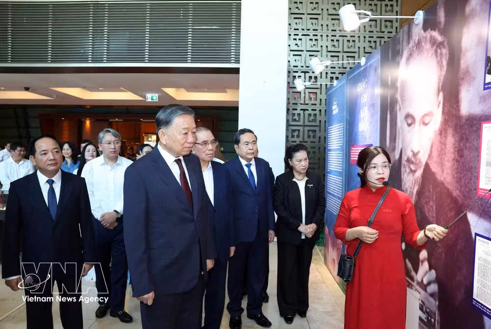 potal-hoi-nghi-toan-quoc-nghien-cuu-hoc-tap-quan-triet-va-trien-khai-mot-so-nghi-quyet-chi-thi-cua-bo-chinh-tri-8999384.jpg