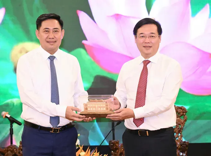 TPHCM-Lao-1.jpg