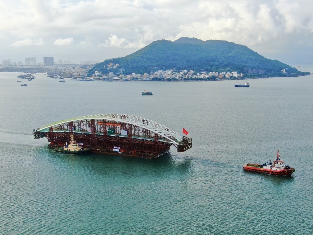 nhip-cai0-doan-tau-lai-dat-2.jpg