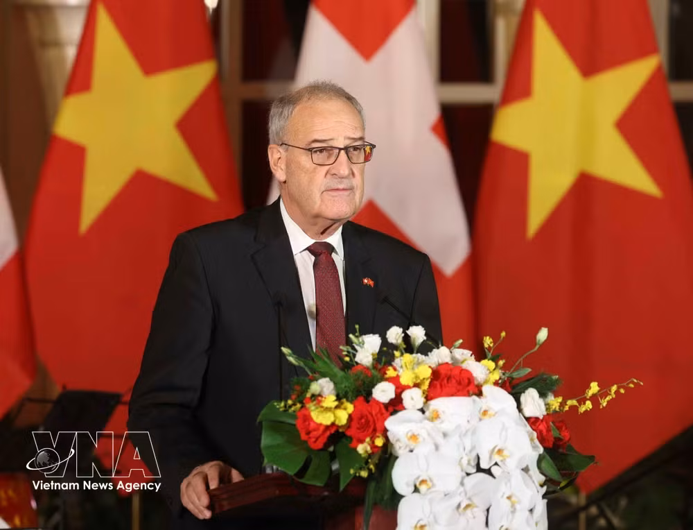 tong-bi-thu-chu-tich-nuoc-to-lam-va-phu-nhan-chieu-dai-tong-thong-thuy-si-va-phu-nhan-9095213-2.jpg